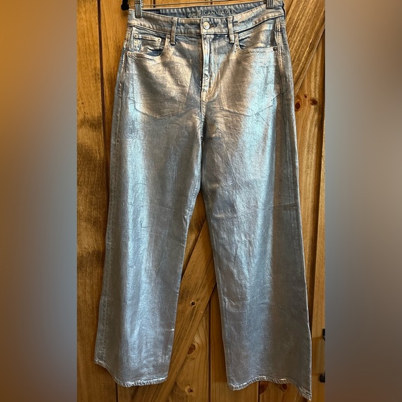 American Eagle Outfitters Denim - American Eagle Metallic Jeans. Super High Rise Baggy Wide Leg. Size 8